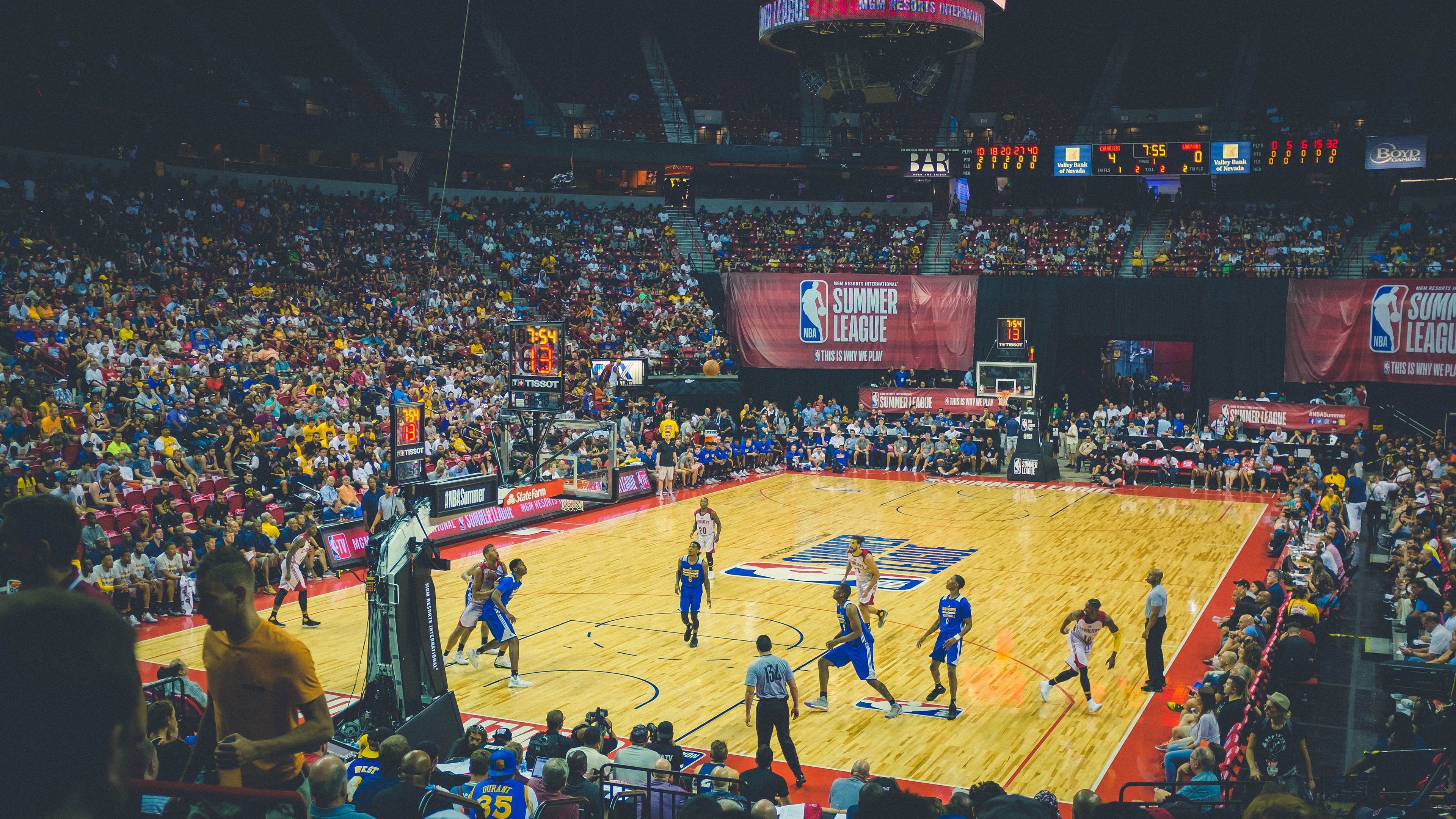 东决关键战焦点战，开拓者一波流带走深圳队，诠释篮球的瞬间艺术