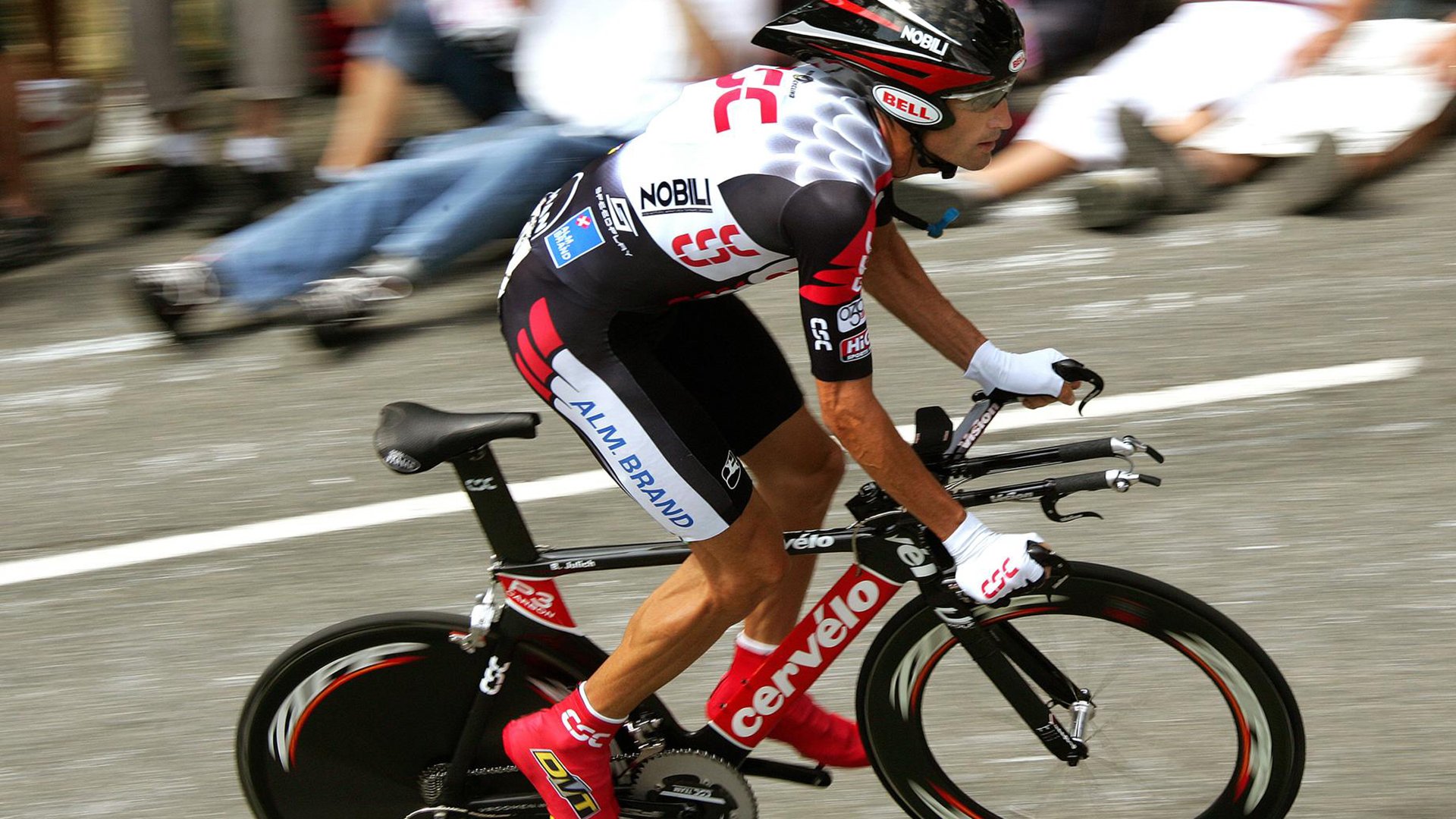 奥斯梅恩爆发映衬欧洲足球多元生态，苏格兰狂胜与毕尔巴鄂的战术启示