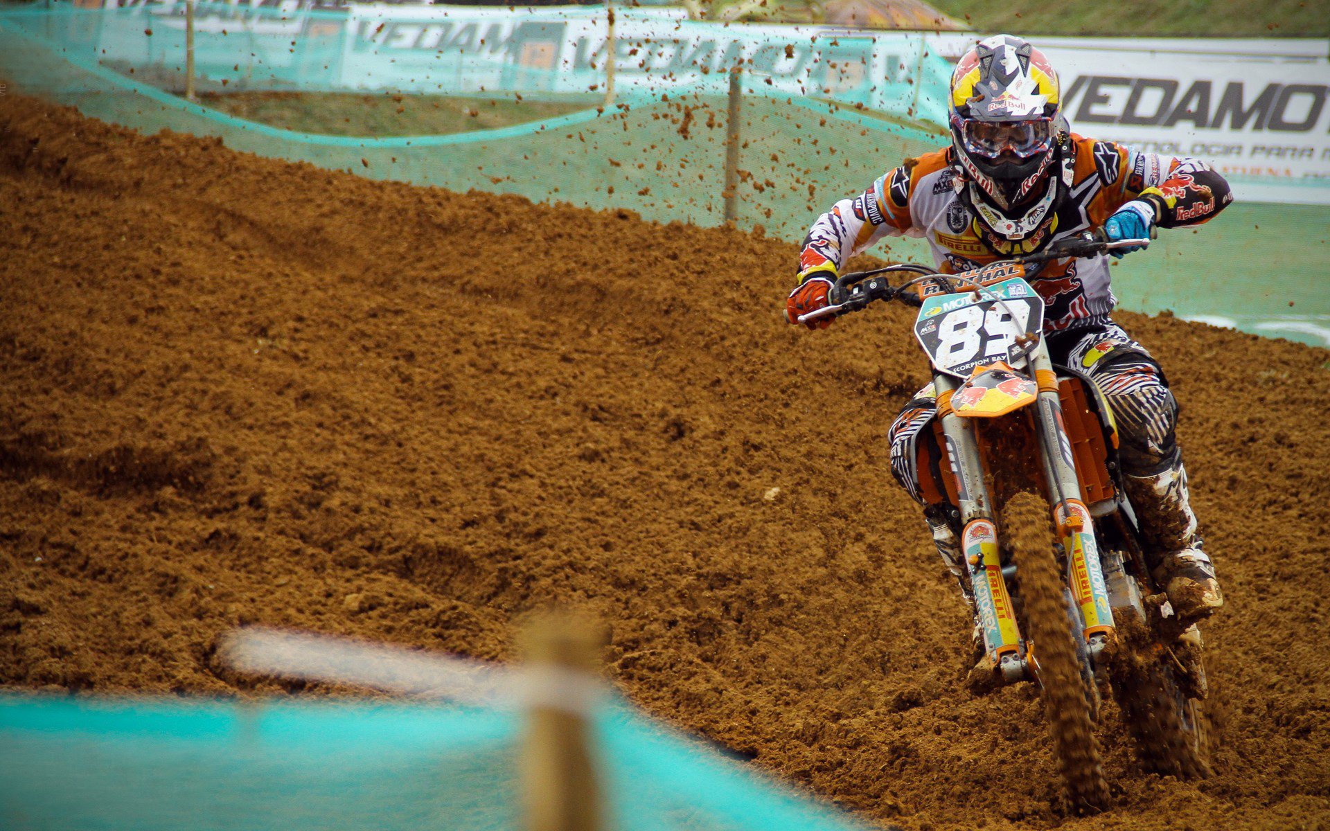 血与火的唯一性,奥亚尔萨瓦尔的爆发,与曼联踏平墨西哥的足球史诗